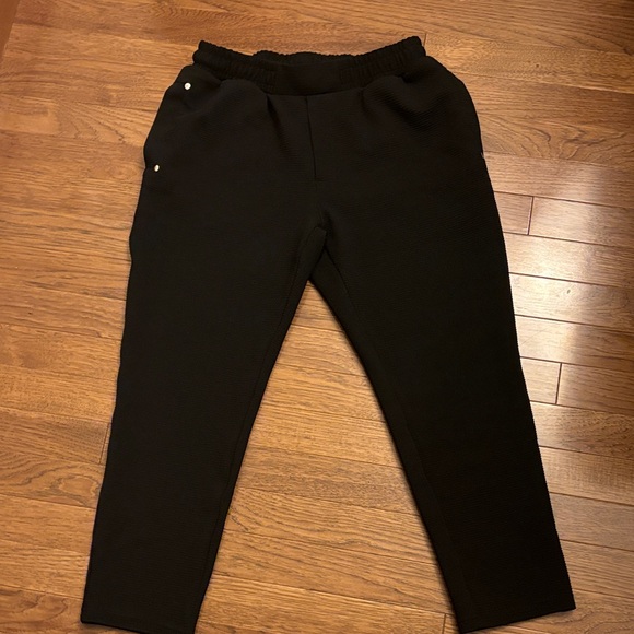 NWOT Stylish Black Jogger Pants - Picture 2 of 5